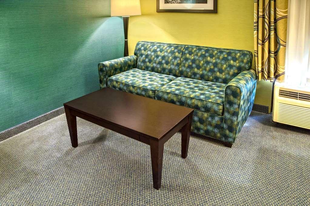 Hampton Inn Гринсберг Номер фото