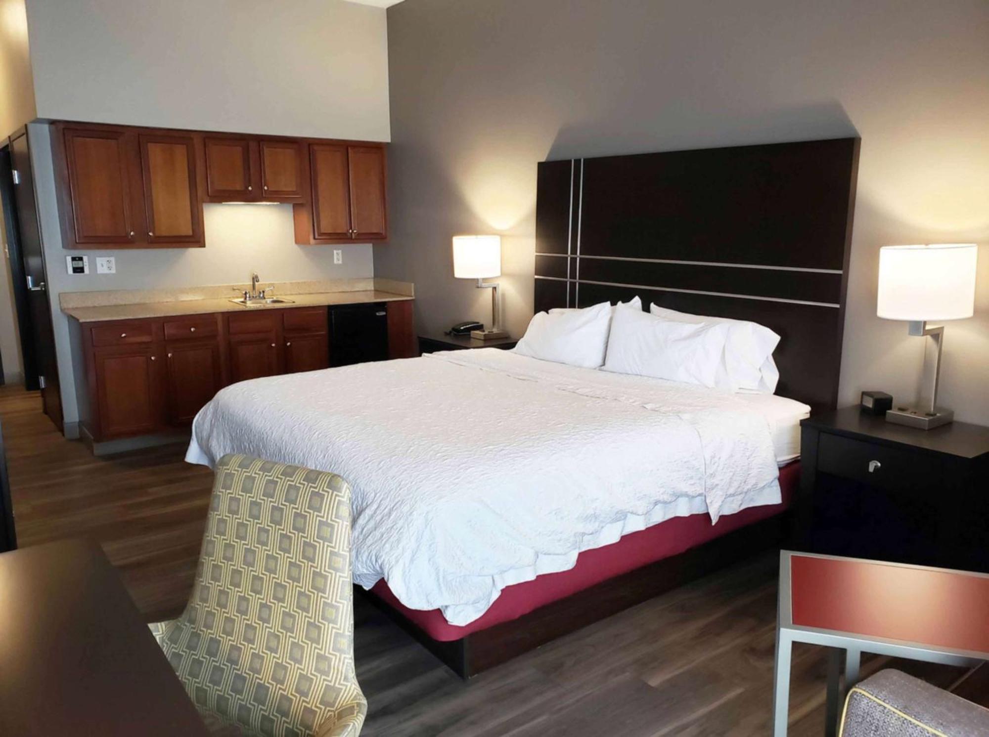 Hampton Inn Гринсберг Экстерьер фото