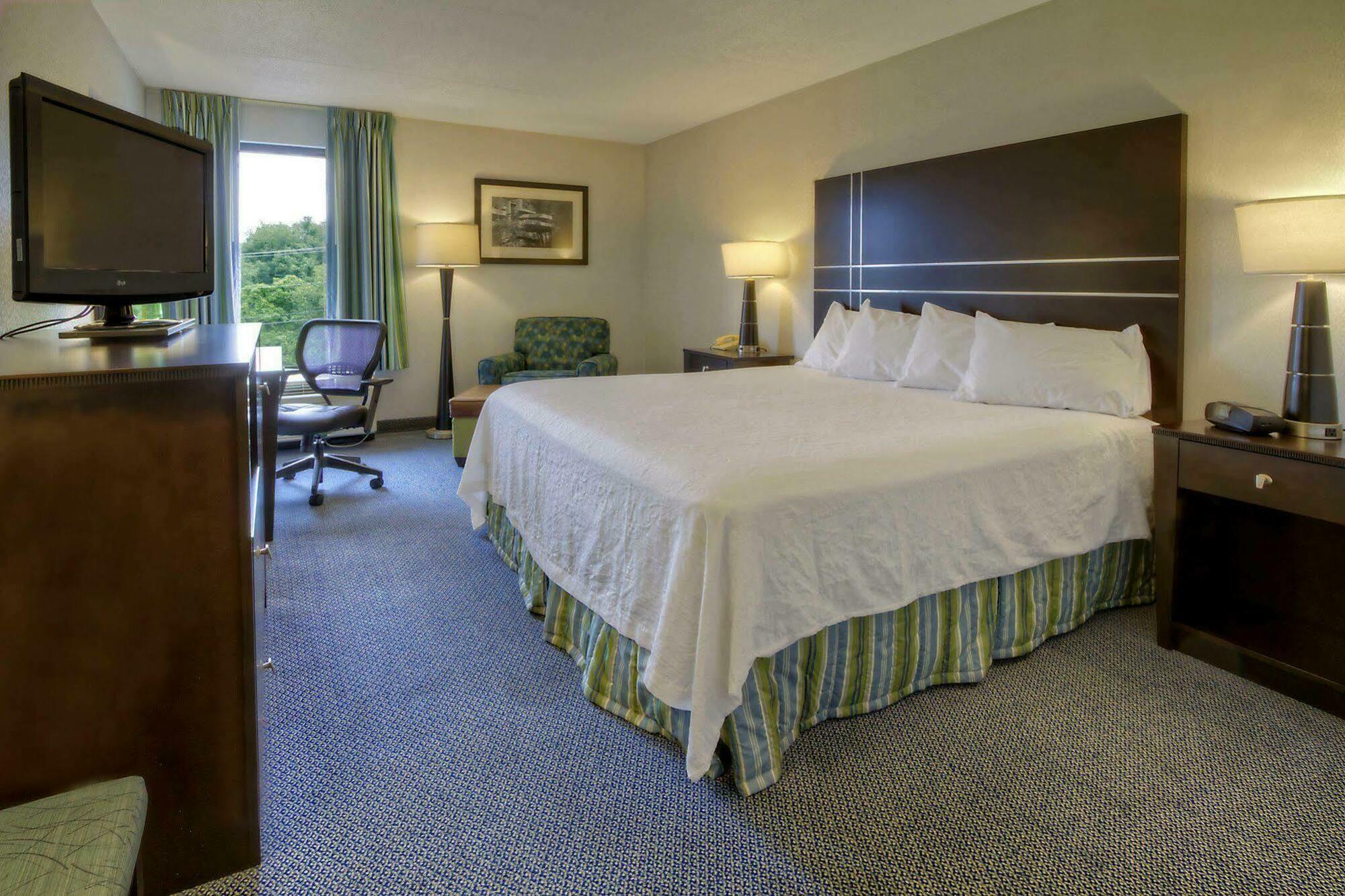 Hampton Inn Гринсберг Экстерьер фото
